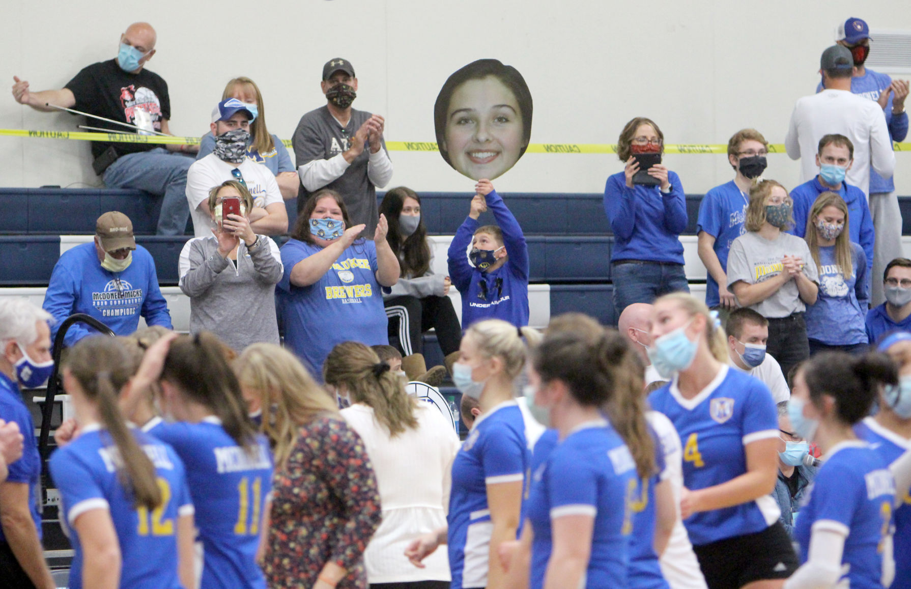 McDonell volleyball vs Prentice at Division 4 state semifinals 11-7-20